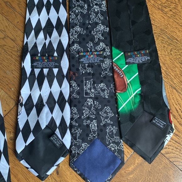 Looney Tunes Bundle of 3 Neckties - Picture 10 of 11